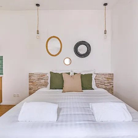 Charming Little House In Th Heart Of Batignolles *