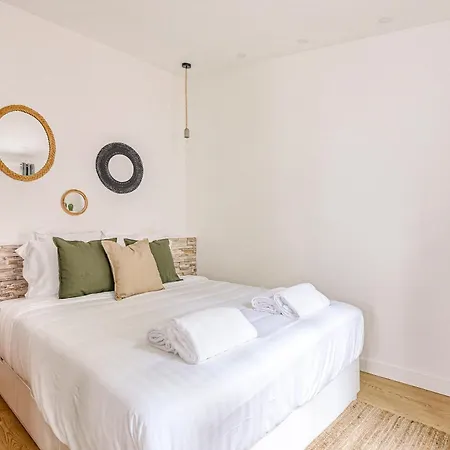 Charming Little House In Th Heart Of Batignolles Apartment