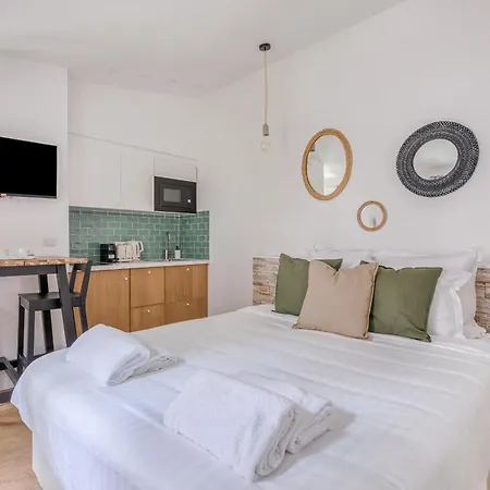 Charming Little House In Th Heart Of Batignolles