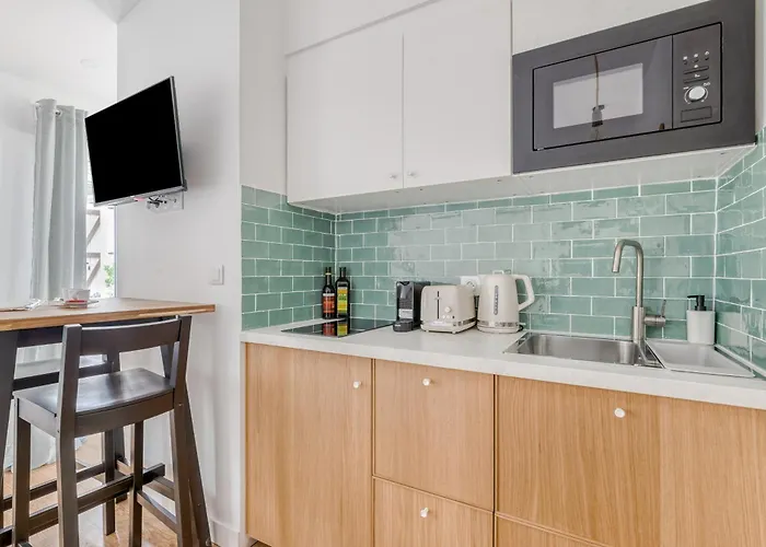 Charming Little House In Th Heart Of Batignolles Παρίσι